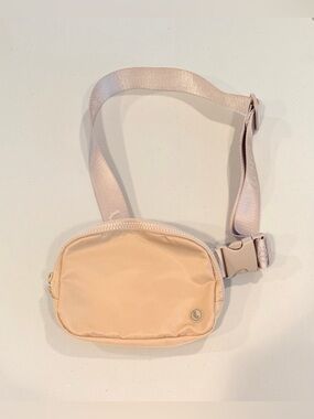 Lolë | Jamie Belt Bag, fanny pack